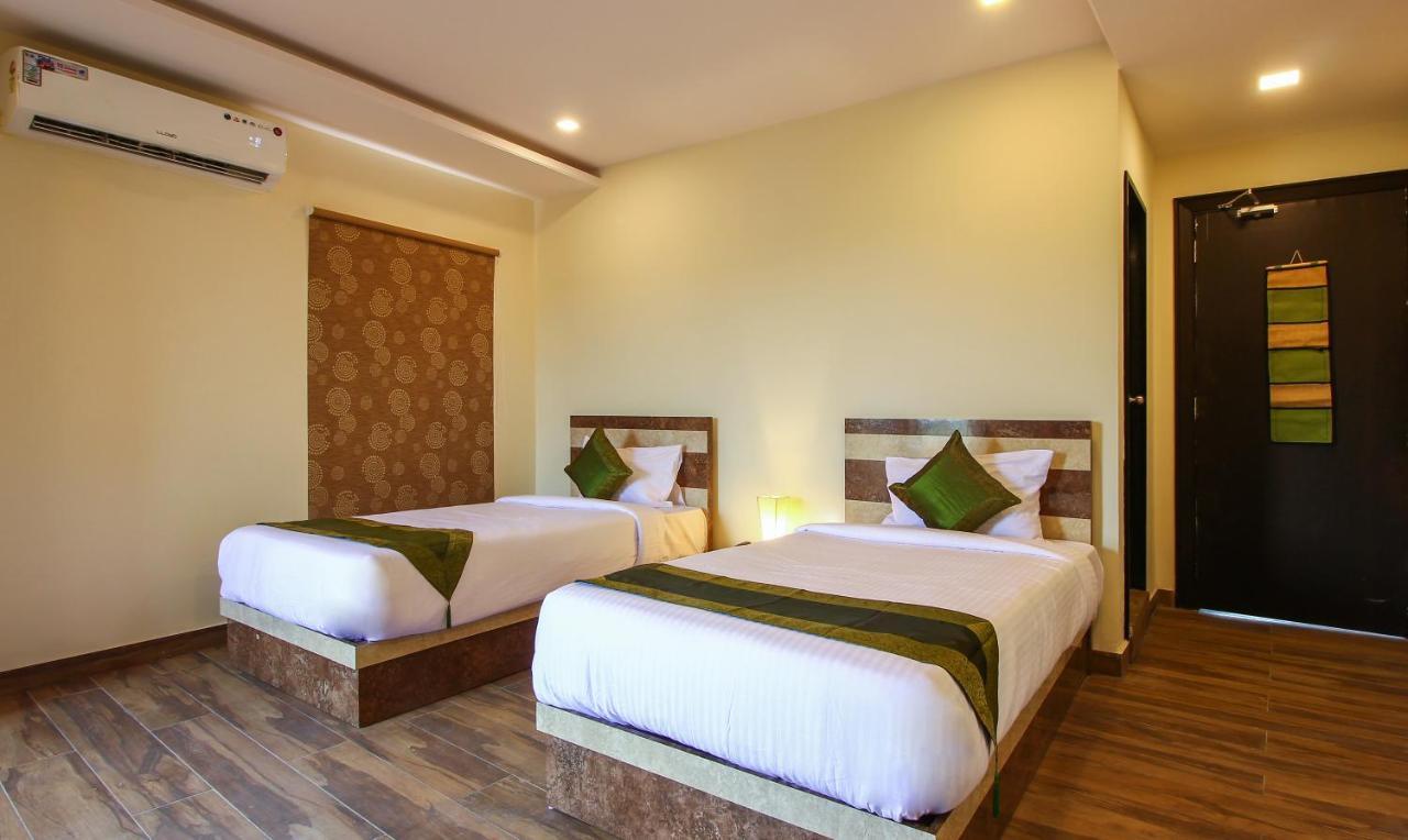 Treebo Address Inn, Banjara Hills Hyderabad Exterior foto