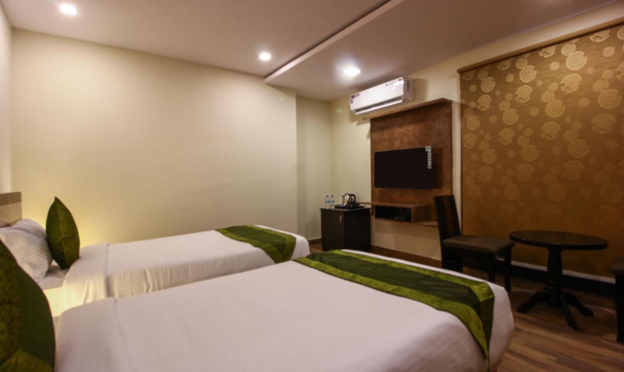 Treebo Address Inn, Banjara Hills Hyderabad Exterior foto