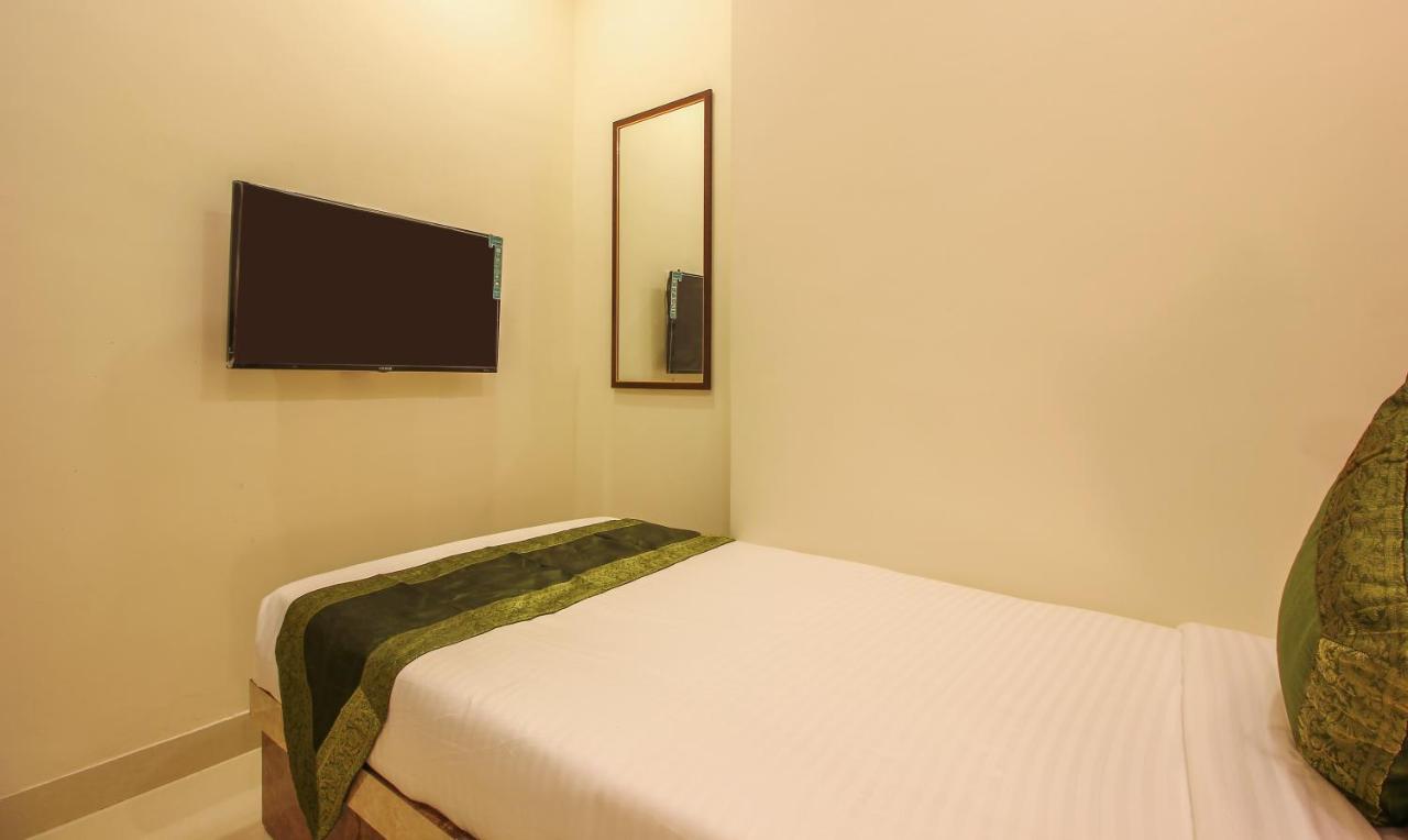Treebo Address Inn, Banjara Hills Hyderabad Exterior foto
