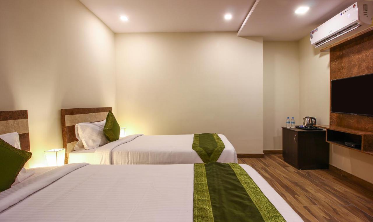 Treebo Address Inn, Banjara Hills Hyderabad Exterior foto