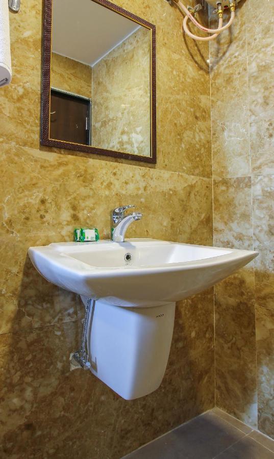 Treebo Address Inn, Banjara Hills Hyderabad Exterior foto