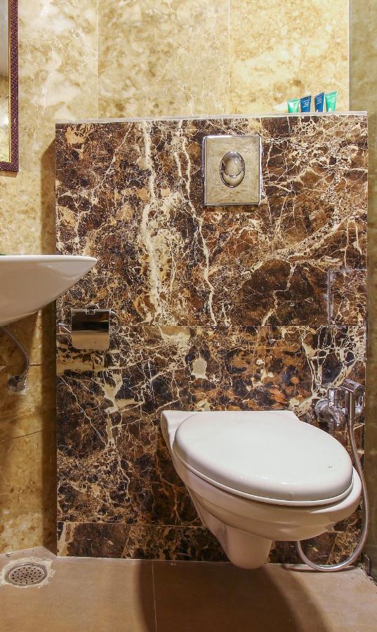 Treebo Address Inn, Banjara Hills Hyderabad Exterior foto