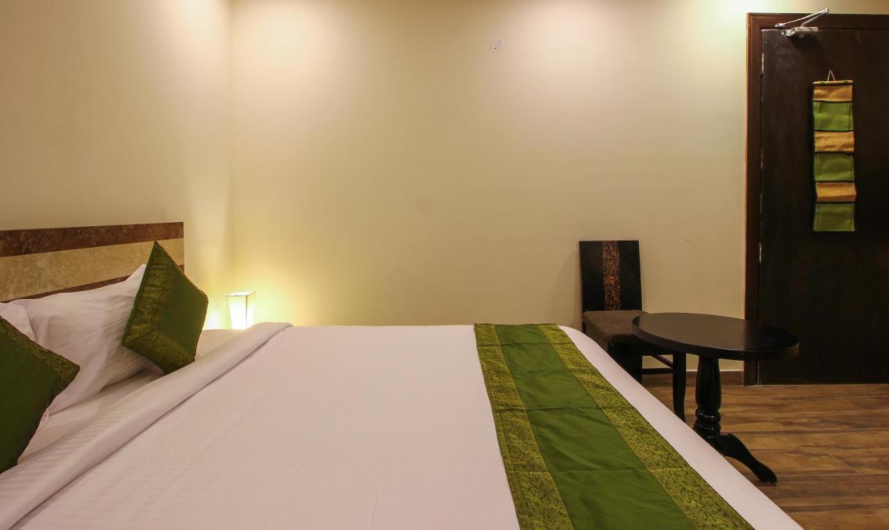 Treebo Address Inn, Banjara Hills Hyderabad Exterior foto