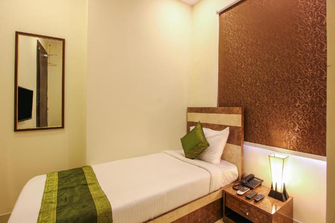 Treebo Address Inn, Banjara Hills Hyderabad Exterior foto
