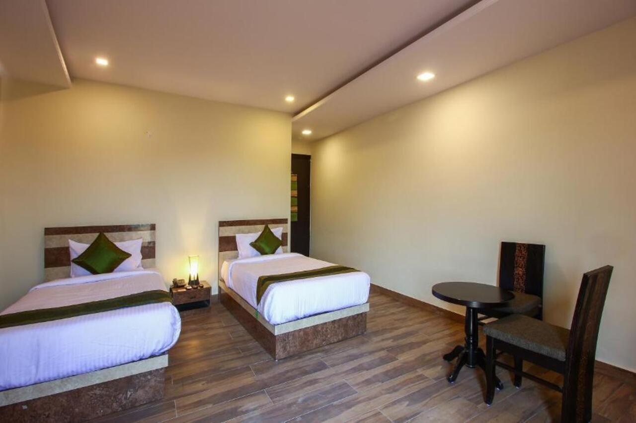 Treebo Address Inn, Banjara Hills Hyderabad Exterior foto