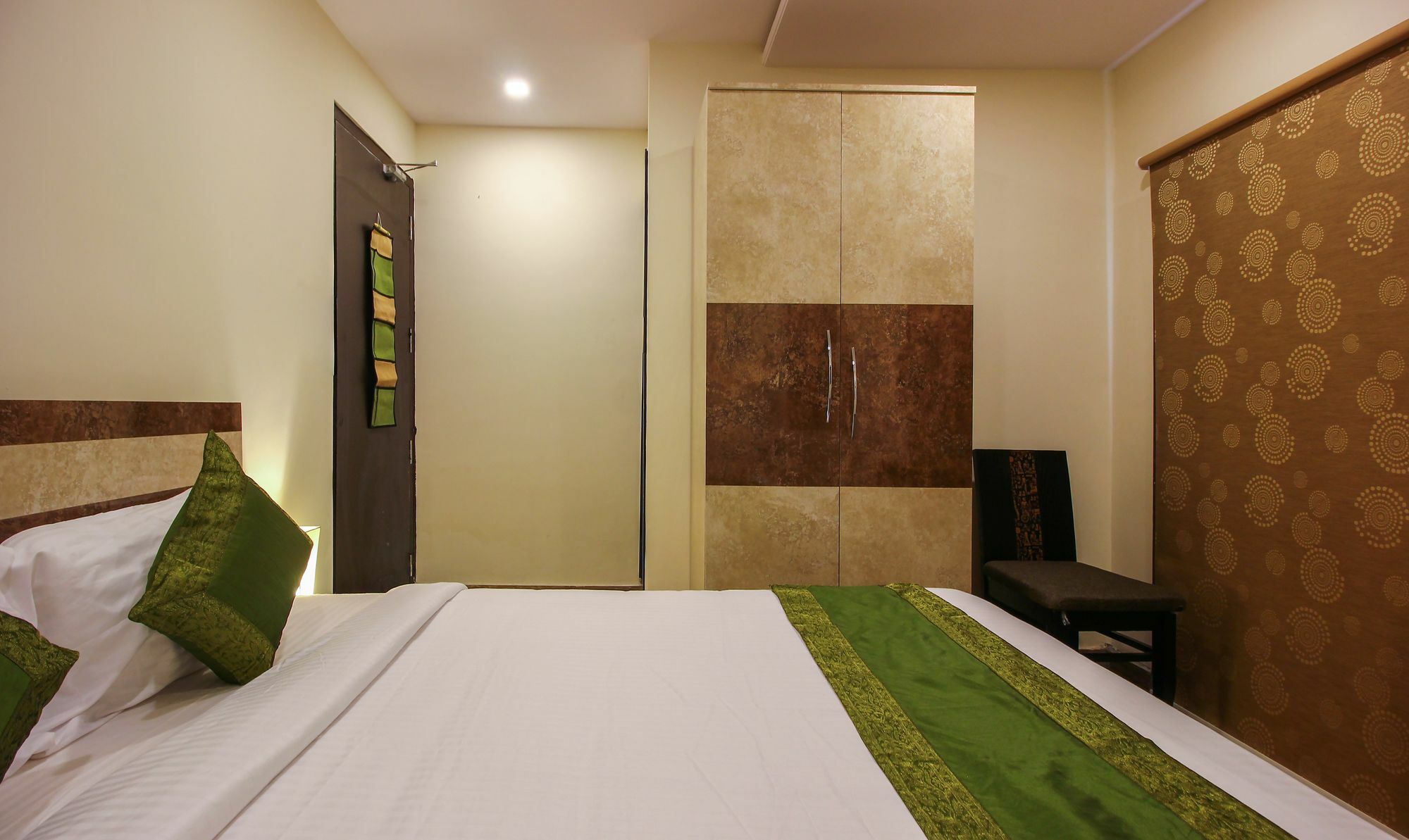 Treebo Address Inn, Banjara Hills Hyderabad Exterior foto